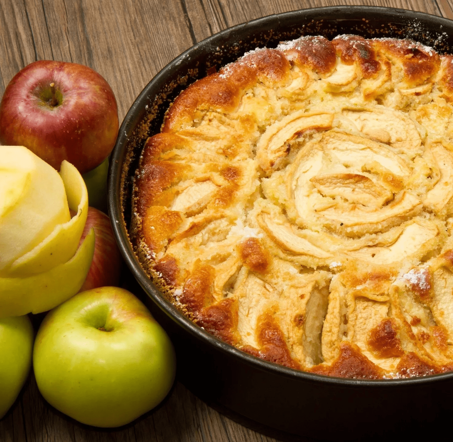 Пирог с яблоками на молоке в мультиварке