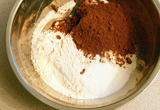 рецепт простого торта с какао этап 2