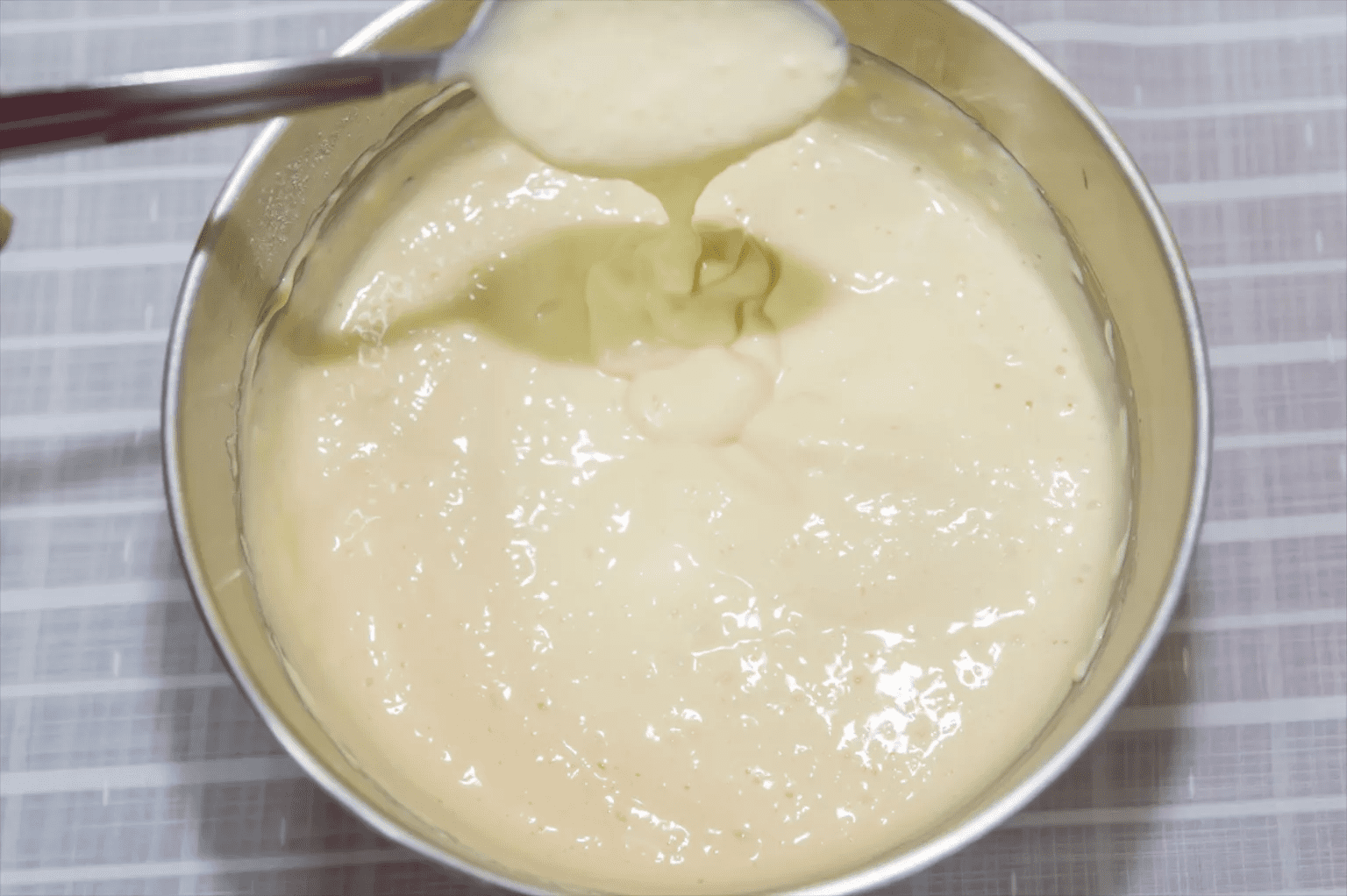 рецепт шарлотки на молоке этап 3